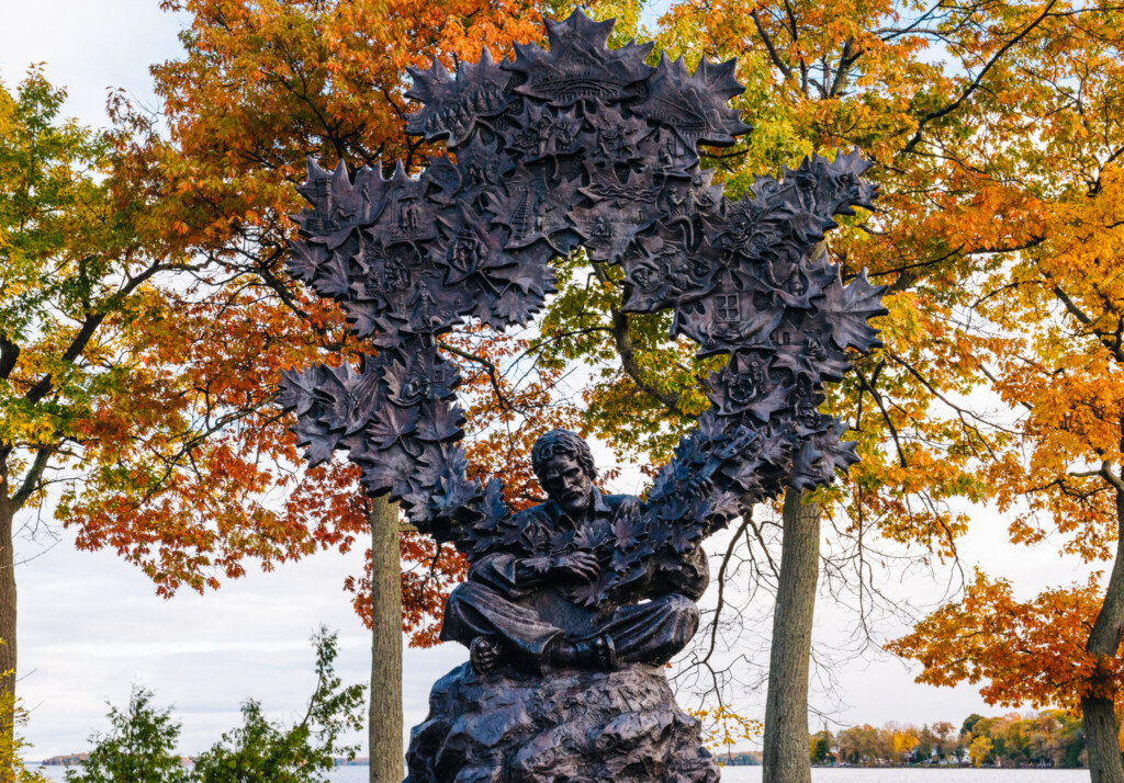 Gordon Lightfoot Statue at Tudhope Park