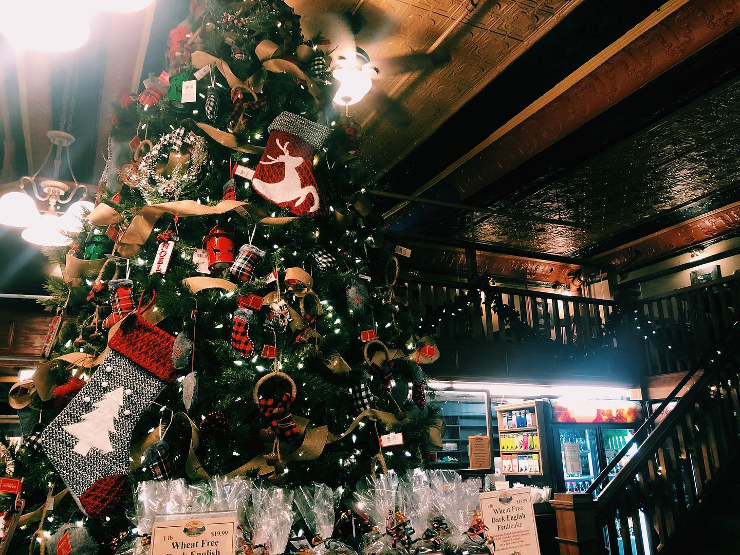 IG: @julianichols Mariposa Market Christmas