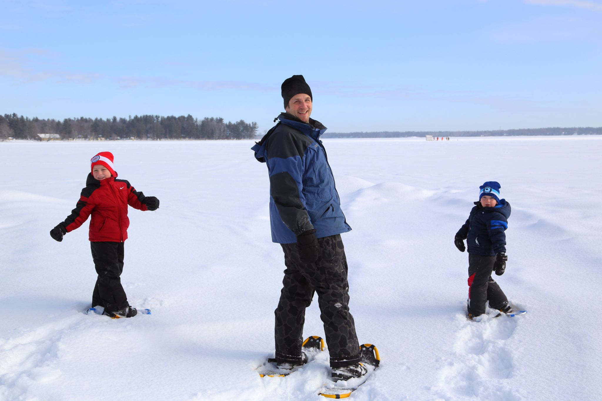 family snowshoeing 